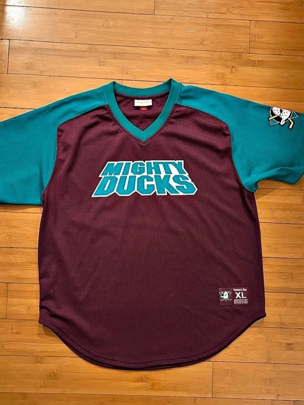 Mitchell & Ness Mighty Ducks jersey XL Like New